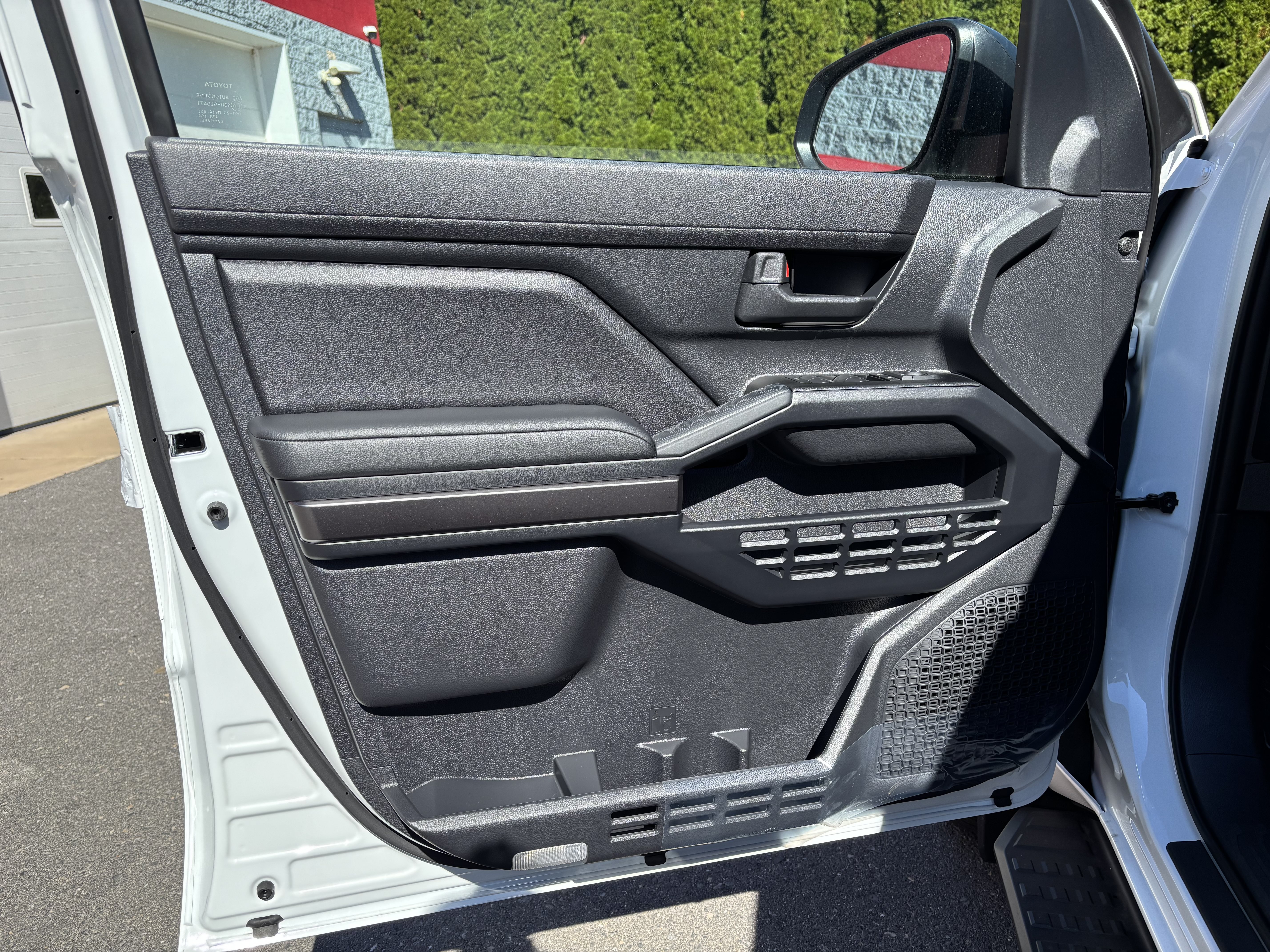 Used 2026 Toyota 4Runner SR5 AWD/4WD image 16