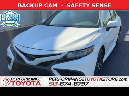 Used 2024 Toyota Camry SE FWD image 1