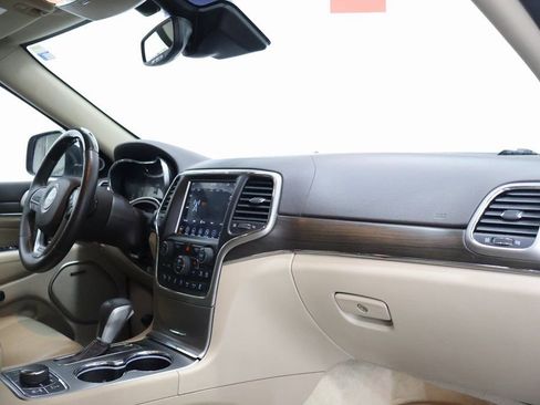 Used 2018 Jeep Grand Cherokee Overland image 23
