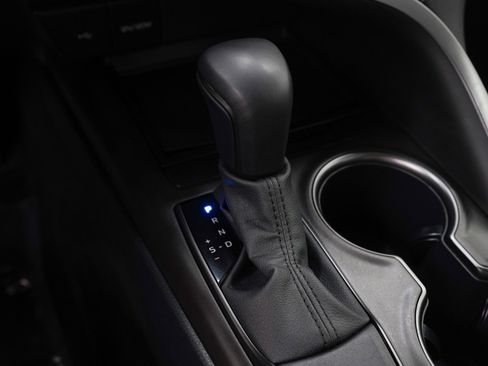 Used 2021 Toyota Camry SE w/ Cold Weather Package image 21