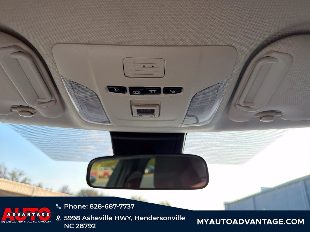 Used 2020 Toyota Corolla LE FWD image 25