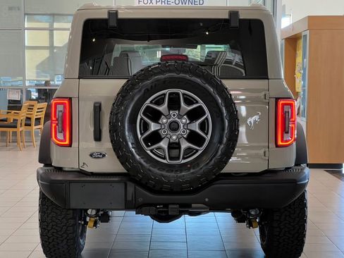 Used 2025 Ford Bronco Badlands image 38