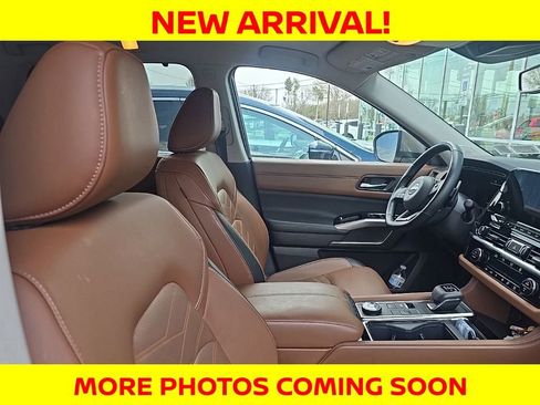 Used 2023 Nissan Pathfinder Platinum image 7