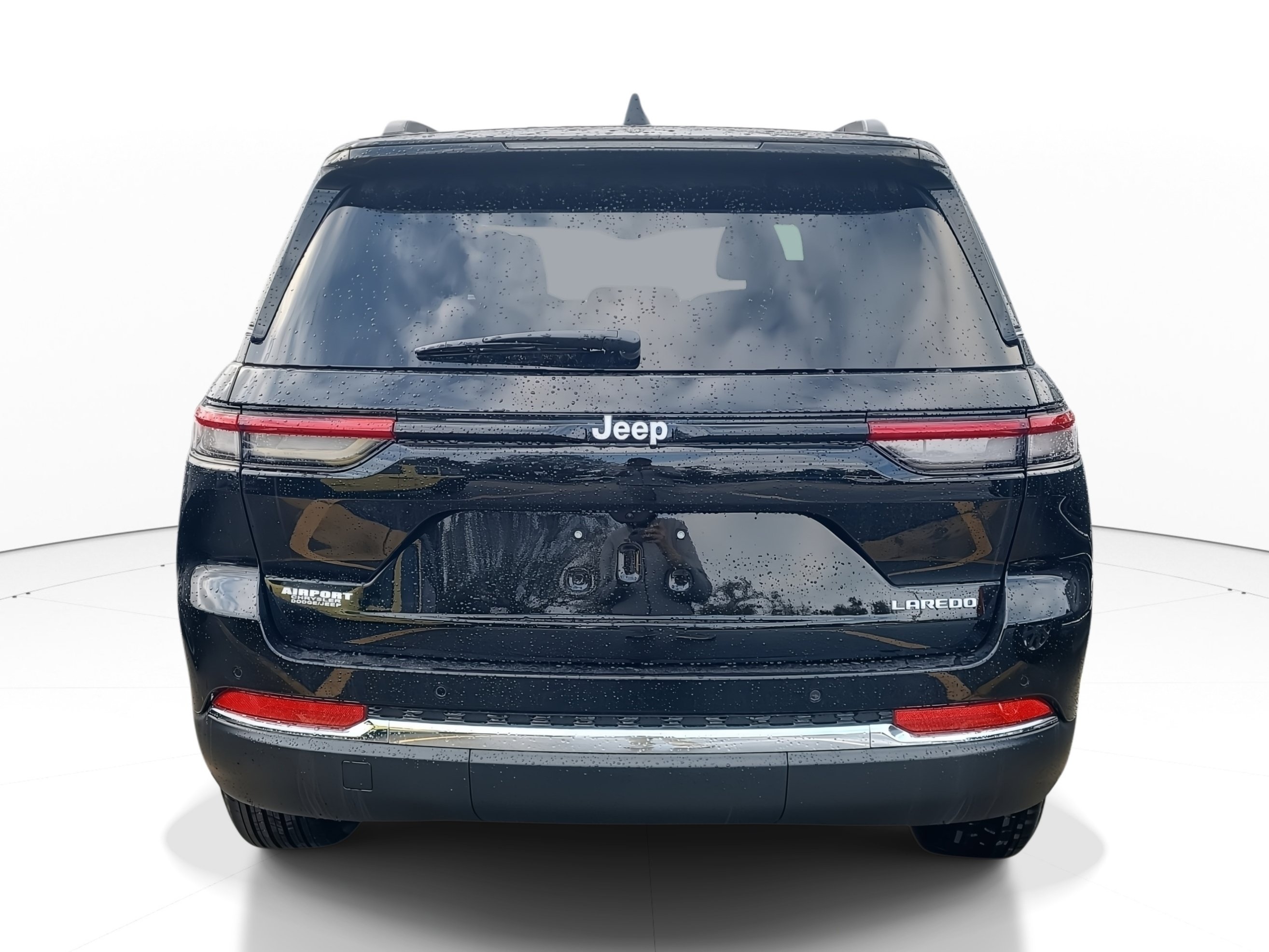 Used 2025 Jeep Grand Cherokee Laredo X w/ Luxury Tech Group I RWD image 8