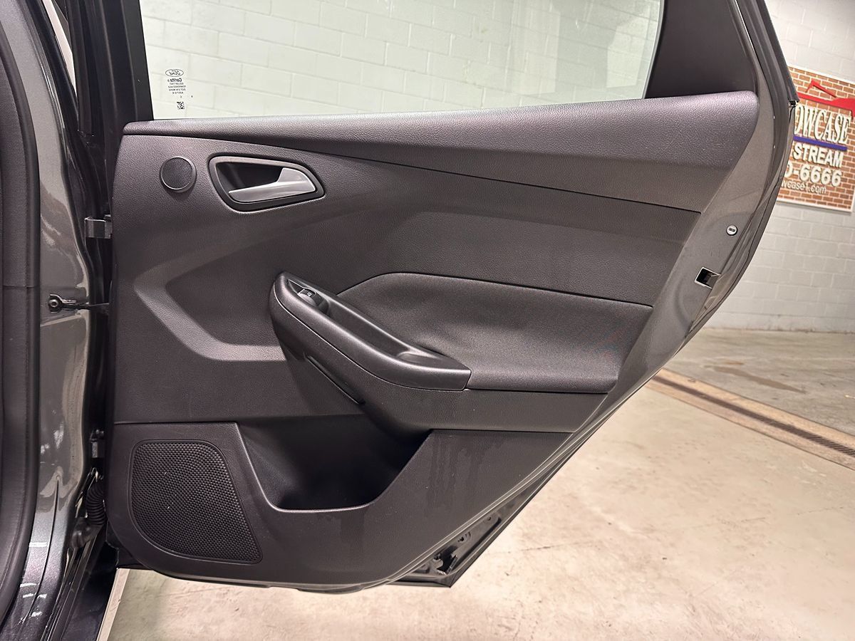 Used 2015 Ford Focus ST w/ Equipment Group 402A FWD image 14
