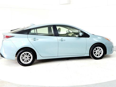 Used 2017 Toyota Prius Two image 6