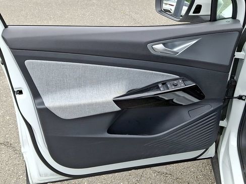 Certified 2025 Volkswagen ID.4 Pro RWD image 13