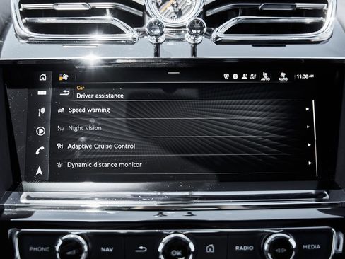 Used 2021 Bentley Bentayga AWD/4WD image 75
