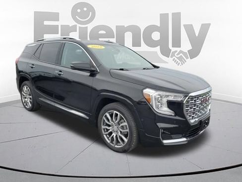 Used 2022 GMC Terrain Denali w/ Denali Premium Package AWD/4WD image 7