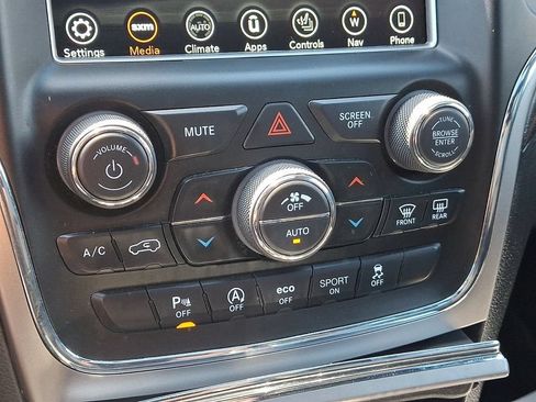 Used 2018 Jeep Grand Cherokee Altitude AWD/4WD image 18