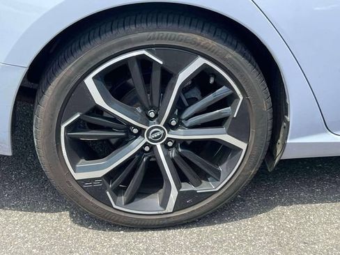 Used 2024 Nissan Altima 2.5 SR FWD image 11