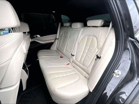 Used 2021 BMW X5 xDrive40i w/ Premium Package image 28