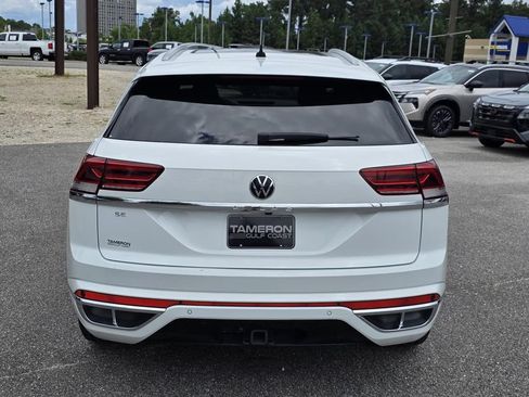 Used 2021 Volkswagen Atlas Cross Sport SE w/ Panoramic Sunroof Package FWD image 4