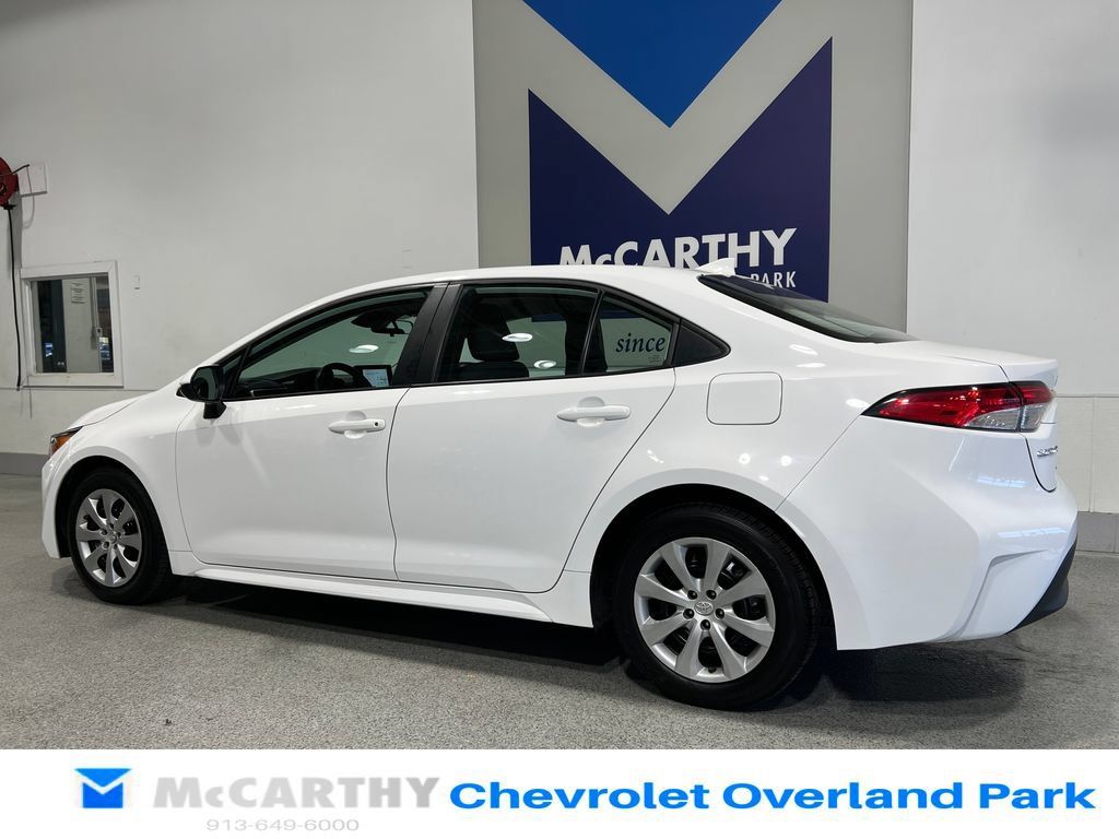 Used 2025 Toyota Corolla LE FWD image 7