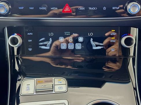 New 2026 Genesis GV70 2.5T AWD/4WD image 14