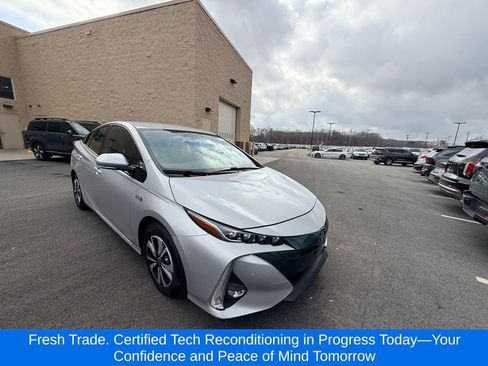 Used 2019 Toyota Prius Prime Advanced image 6