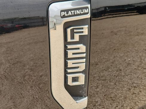 Used 2021 Ford F250 Platinum w/ FX4 Off-Road Package AWD/4WD image 9