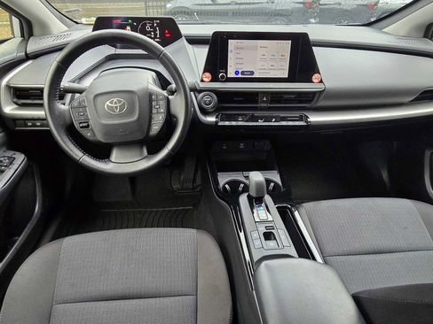 Used 2024 Toyota Prius LE image 18