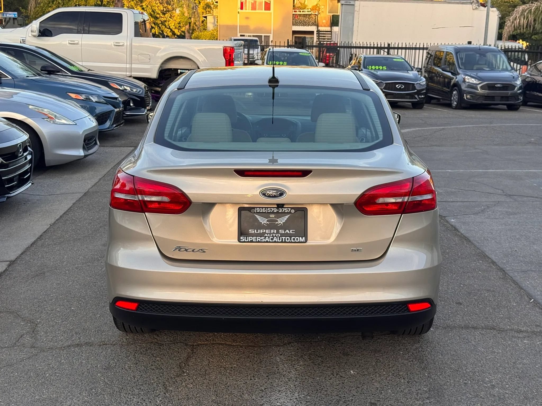Used 2018 Ford Focus SE FWD image 5