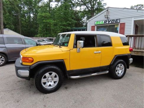 Used 2007 Toyota FJ Cruiser 4WD image 1