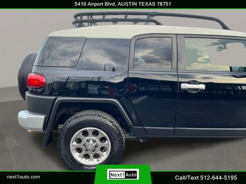 Used 2012 Toyota FJ Cruiser 2WD w/ Upgrade Pkg image 6
