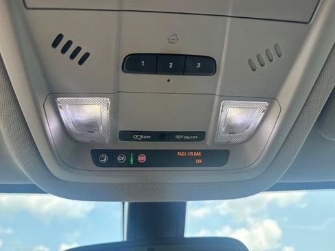 Used 2017 GMC Acadia SLT FWD image 22