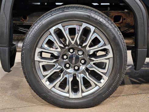 Used 2023 GMC Sierra 1500 Denali Ultimate AWD/4WD image 17
