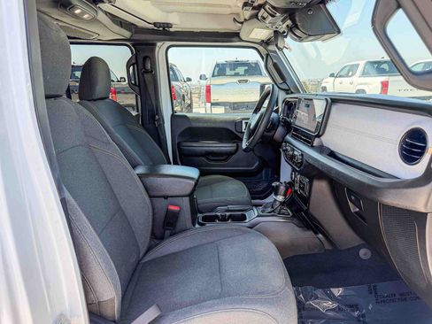 Used 2024 Jeep Wrangler Unlimited Sport AWD/4WD image 16