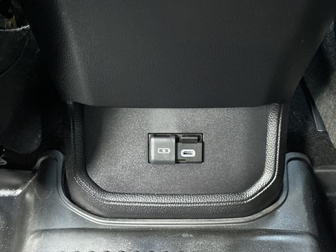 Used 2023 Toyota Highlander XSE image 23