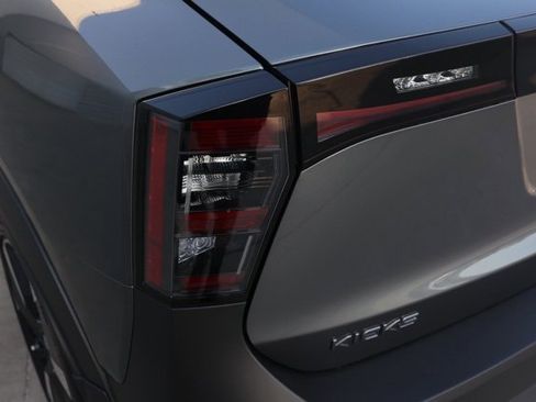 New 2025 Nissan Kicks SR image 7