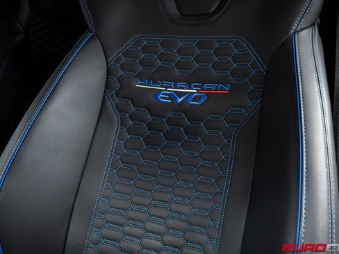 Used 2023 Lamborghini Huracan EVO image 37