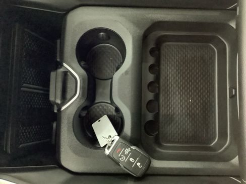 New 2026 RAM 2500 Laramie AWD/4WD image 21