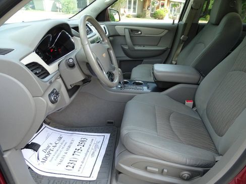 Used 2017 Chevrolet Traverse AWD LT w/ True North Edition image 15