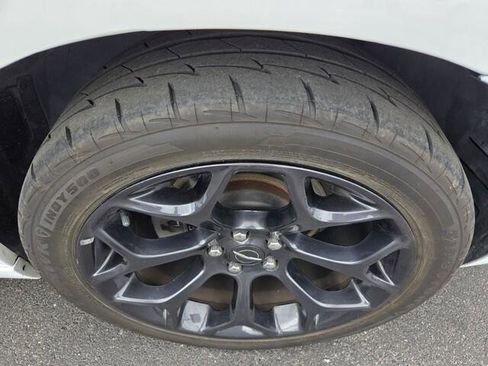 Used 2019 Chrysler 300 S image 21