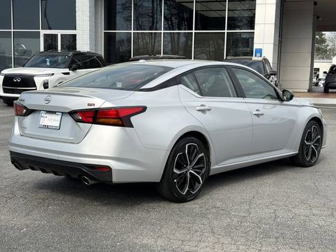 Certified 2024 Nissan Altima 2.5 SR FWD image 9