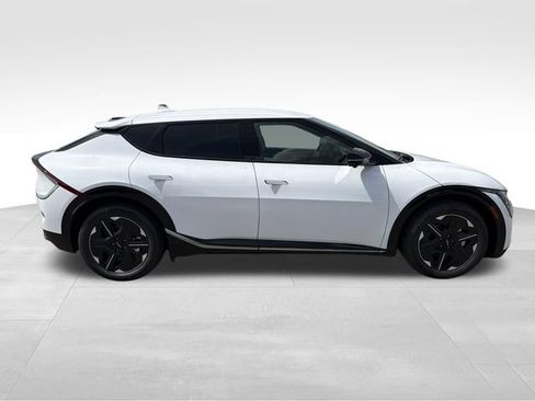 New 2026 Kia EV6 Wind RWD image 8
