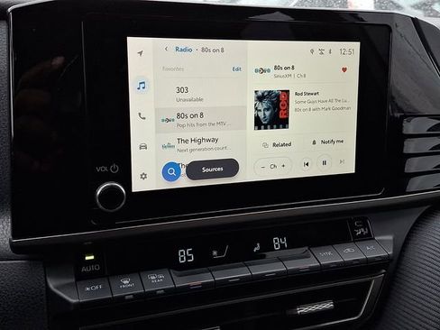 Used 2025 Toyota Camry SE image 13