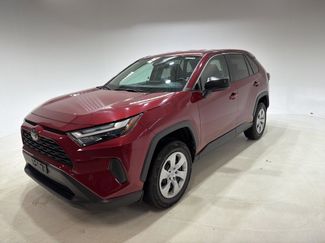 Used 2024 Toyota RAV4 LE video 1