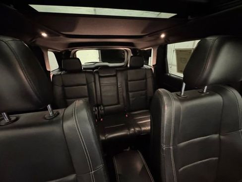 Used 2017 Jeep Grand Cherokee Limited w/ Luxury Group II image 32