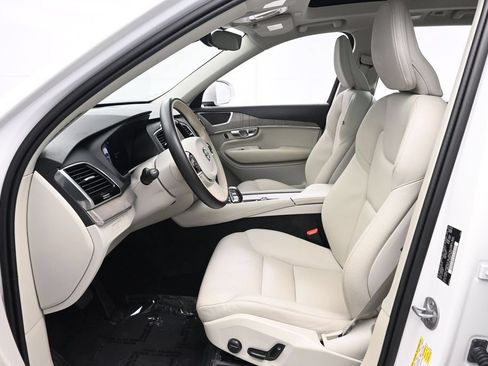 Used 2024 Volvo XC90 T8 Plus AWD/4WD image 11