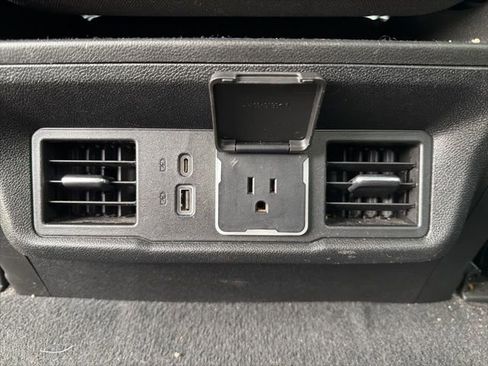 Used 2022 Chevrolet Silverado 1500 LT AWD/4WD image 16