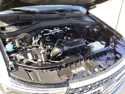 Used 2022 Ford Explorer XLT w/ Equipment Group 202A image 21