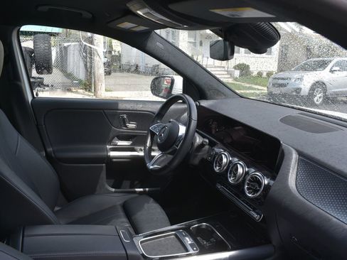 Used 2025 Mercedes-Benz GLA 250 image 21