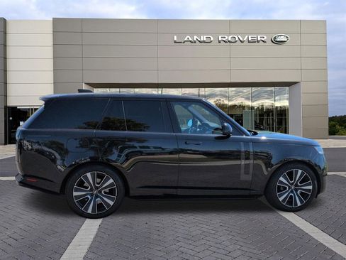 Certified 2023 Land Rover Range Rover SE AWD/4WD image 4