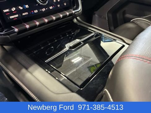 Used 2025 GMC Yukon XL AT4 Ultimate w/ LPO, AT4 Appearance Package AWD/4WD image 25