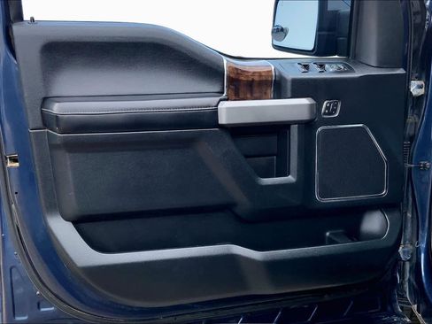 Used 2015 Ford F150 Platinum w/ Equipment Group 701A Luxury RWD image 22