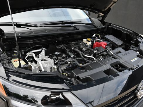 Used 2025 Nissan Kicks SV FWD image 18