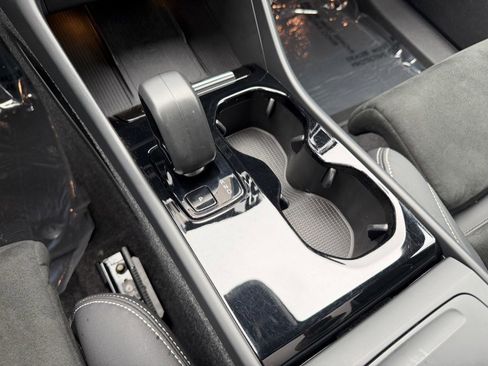 Used 2023 Volvo C40 P8 Recharge Ultimate image 28