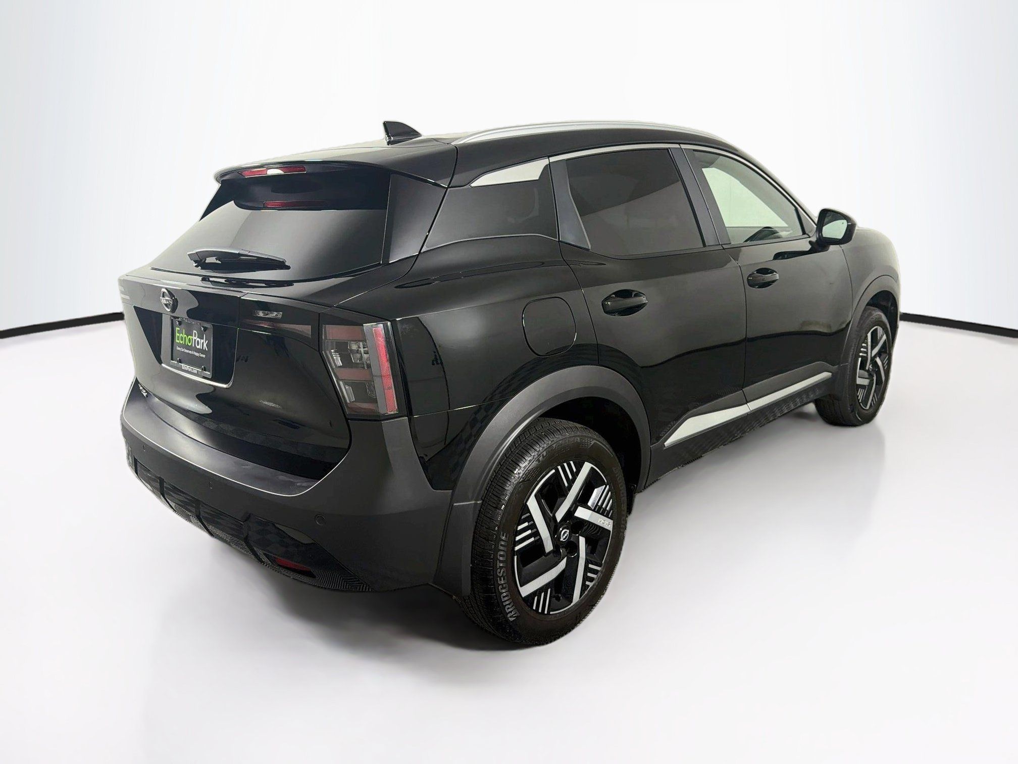 Used 2026 Nissan Kicks SV w/ Charging Package FWD image 9