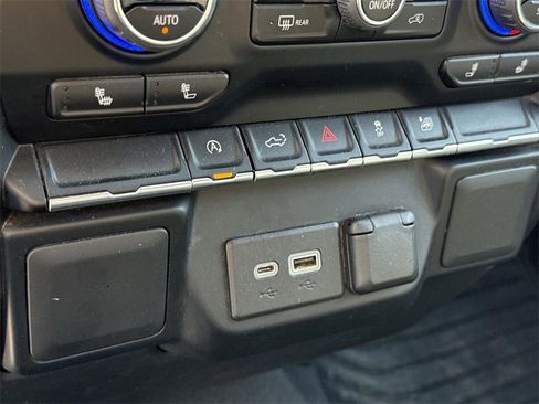 Used 2022 Chevrolet Silverado 1500 LT image 35